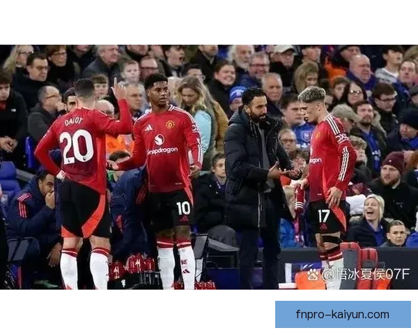 英超视频评论分析球队表现，近期战况引发热议与关注