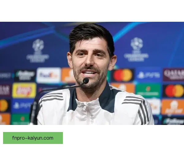 库尔图瓦世界门将排名持续提升，状态受到广泛关注